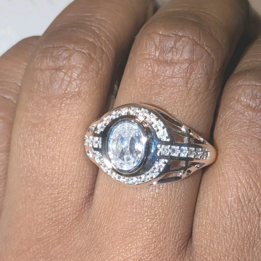 High Quality Sophisticated Men's 925 Silver Ring with Halo Centerpiece Sz 9
